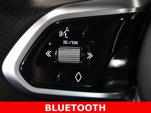 Used 2021 Jaguar XF R-Dynamic SE image 16