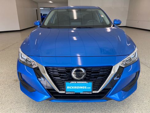 Used 2021 Nissan Sentra SV image 2