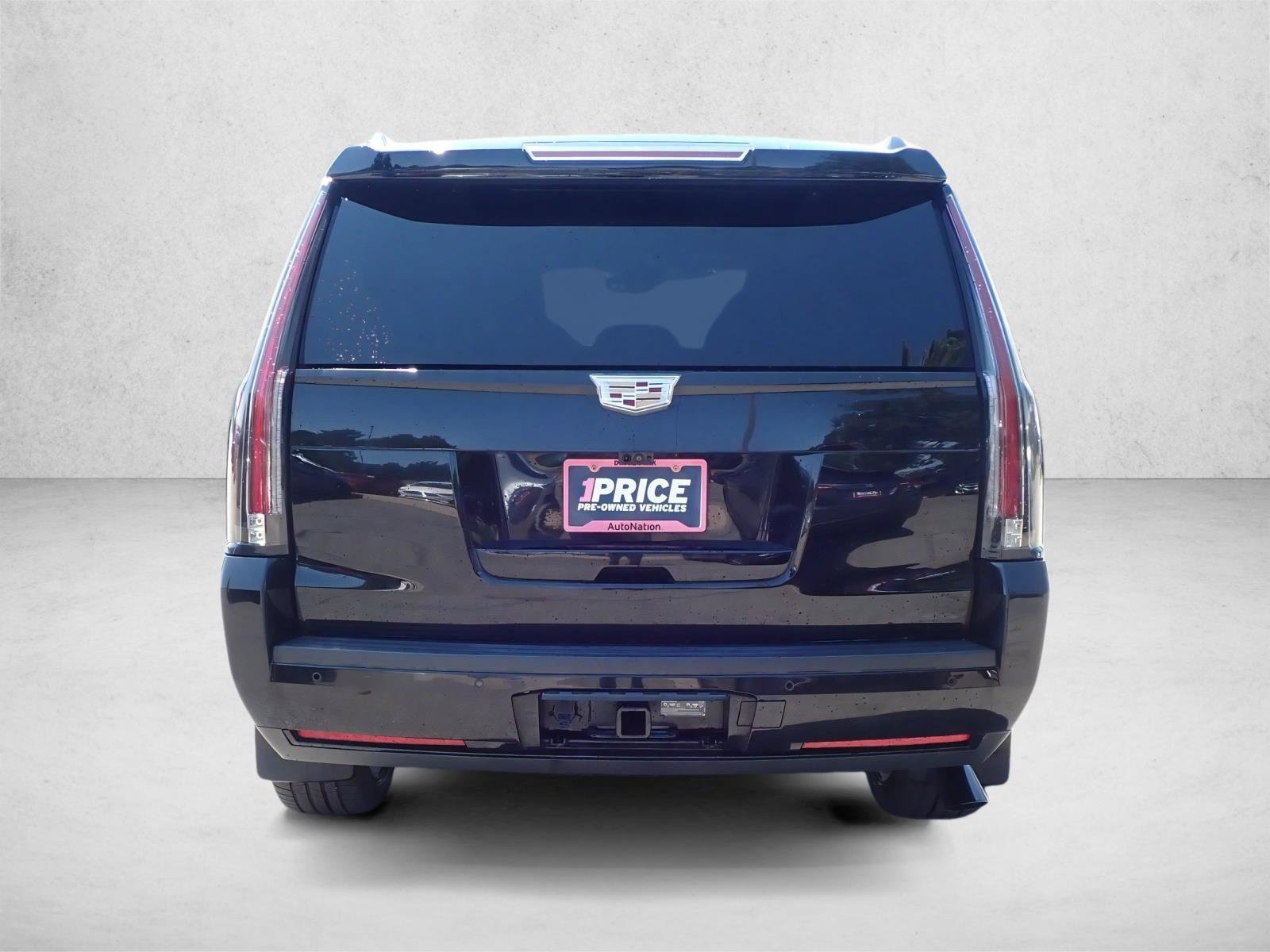 Used 2020 Cadillac Escalade Premium Luxury AWD/4WD image 3