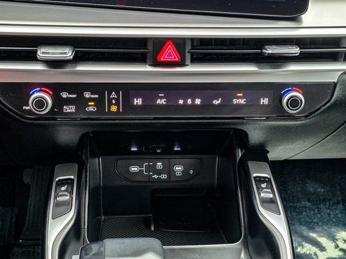 Used 2024 Kia Sorento S image 19