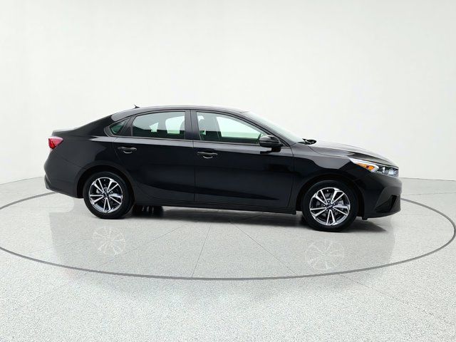 Certified 2024 Kia Forte LXS w/ LXS Technology Package FWD image 7