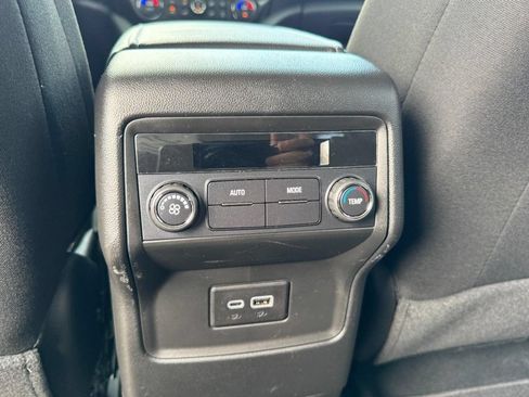 Used 2023 GMC Acadia SLE w/ Elevation Edition FWD image 11
