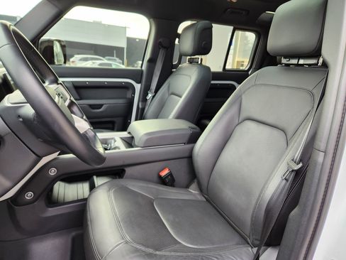 Certified 2025 Land Rover Defender 110 X-Dynamic SE image 10