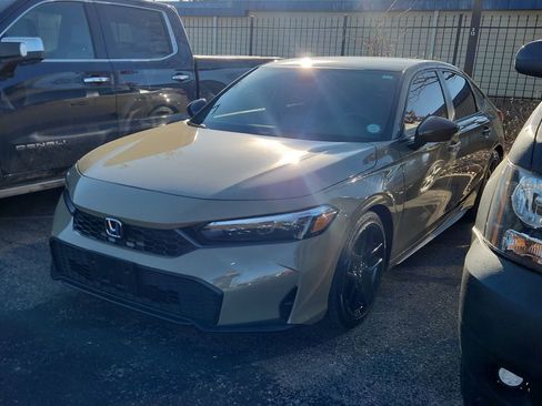 Used 2025 Honda Civic Sport image 3