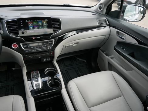 Used 2020 Honda Pilot Touring image 11