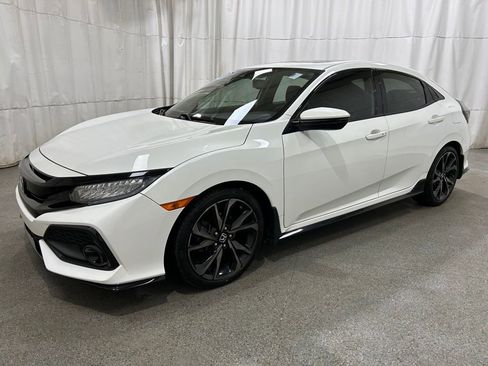 Used 2018 Honda Civic Sport Touring image 4