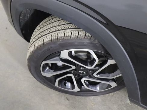 Used 2025 Chevrolet Trax RS w/ Sunroof Package FWD image 37