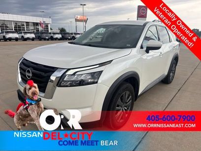 Used 2024 Nissan Pathfinder SV