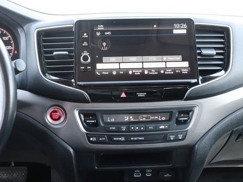 Used 2024 Honda Ridgeline Sport image 16
