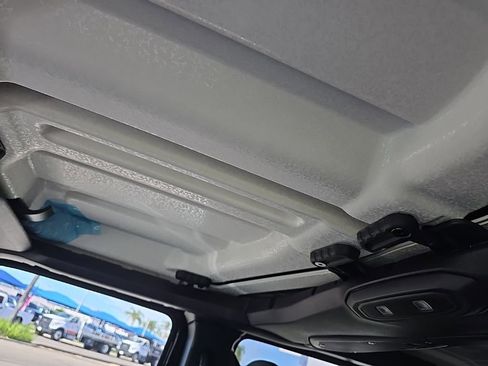 New 2025 Jeep Gladiator Sport image 37