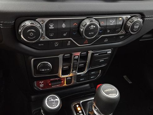 New 2026 Jeep Gladiator Mojave image 19