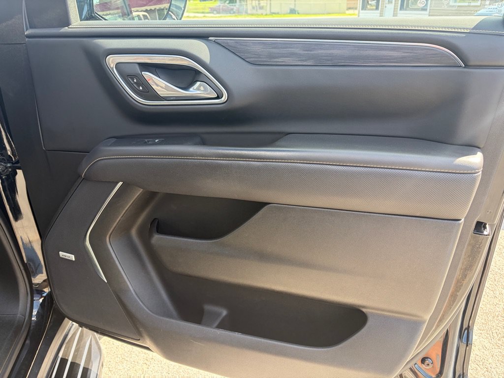 Used 2024 GMC Yukon SLT w/ SLT Luxury Package AWD/4WD image 20