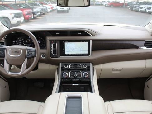 Used 2023 GMC Yukon Denali AWD/4WD image 22