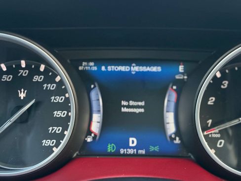 Used 2017 Maserati Levante S AWD/4WD image 25