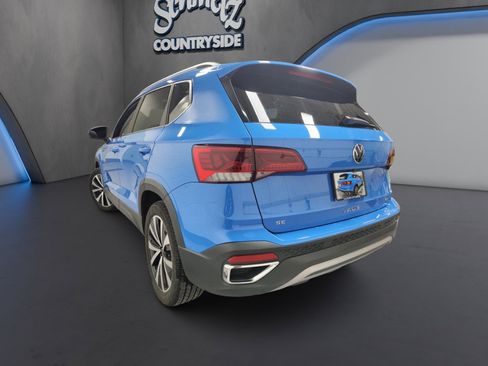 Certified 2023 Volkswagen Taos SE w/ Panoramic Sunroof Package image 11
