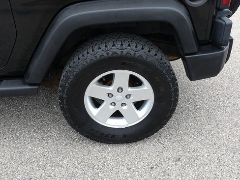 Used 2012 Jeep Wrangler Sport AWD/4WD image 4