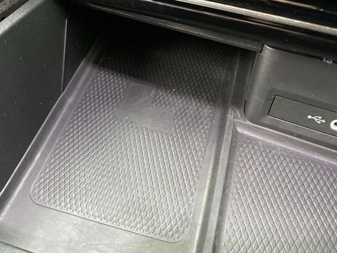 Certified 2024 Volkswagen Atlas Cross Sport SE image 25