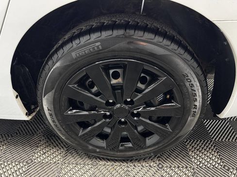 Used 2018 Nissan Sentra S image 18