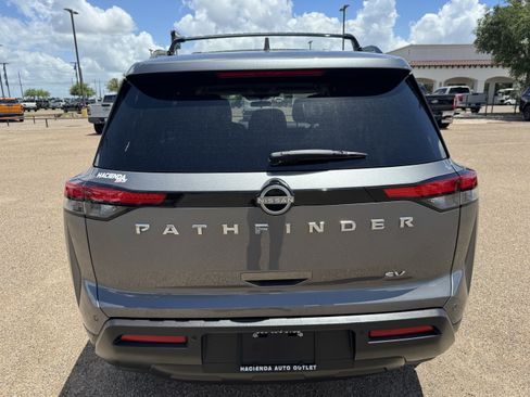 Used 2022 Nissan Pathfinder SV FWD image 3