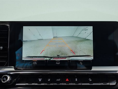 Used 2024 GMC Sierra 2500 SLT w/ SLT Convenience Package image 16