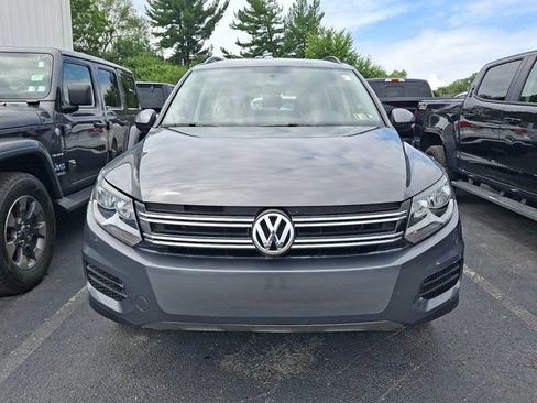 Used 2018 Volkswagen Tiguan Limited w/ Premium Package AWD/4WD image 2