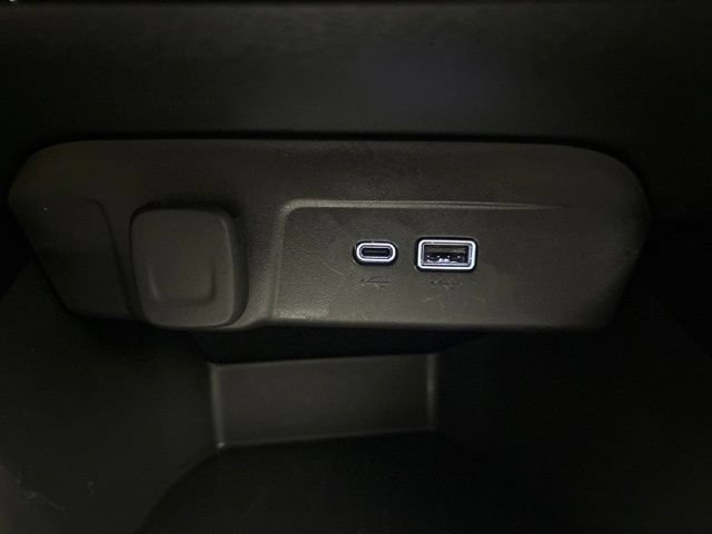 Used 2025 Chevrolet Trax LT FWD image 21