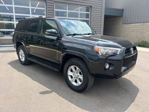 Used 2019 Toyota 4Runner SR5 Premium AWD/4WD image 3