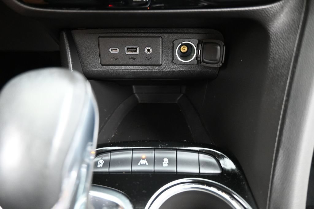Used 2023 Buick Encore GX Select w/ Sport Touring Package FWD image 28