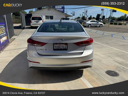 Used 2017 Hyundai Elantra SE FWD image 4