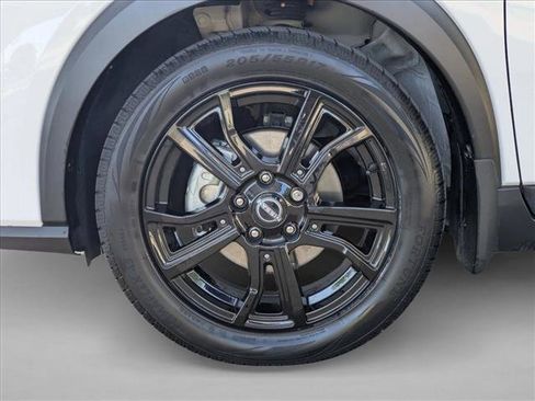 Used 2023 Nissan Kicks SR w/ SR Premium Package FWD image 9