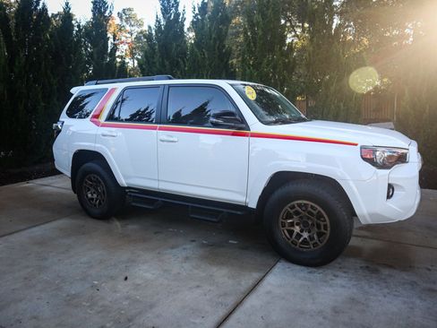 Used 2023 Toyota 4Runner 40th Anniversary SE image 11