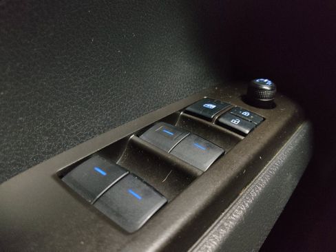 Used 2021 Toyota Camry SE w/ Convenience Package FWD image 27