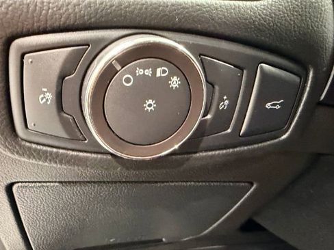 Used 2018 Ford Edge Titanium w/ Technology Package image 23