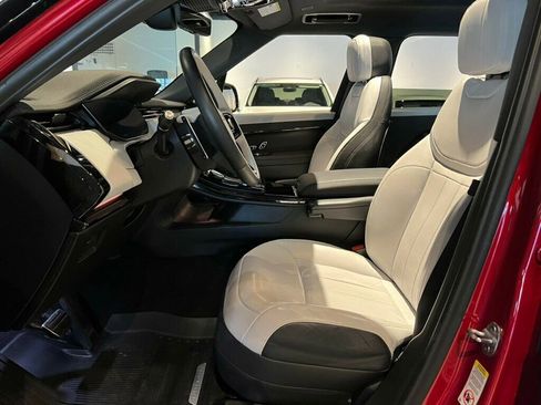Used 2023 Land Rover Range Rover Sport SE Dynamic image 16