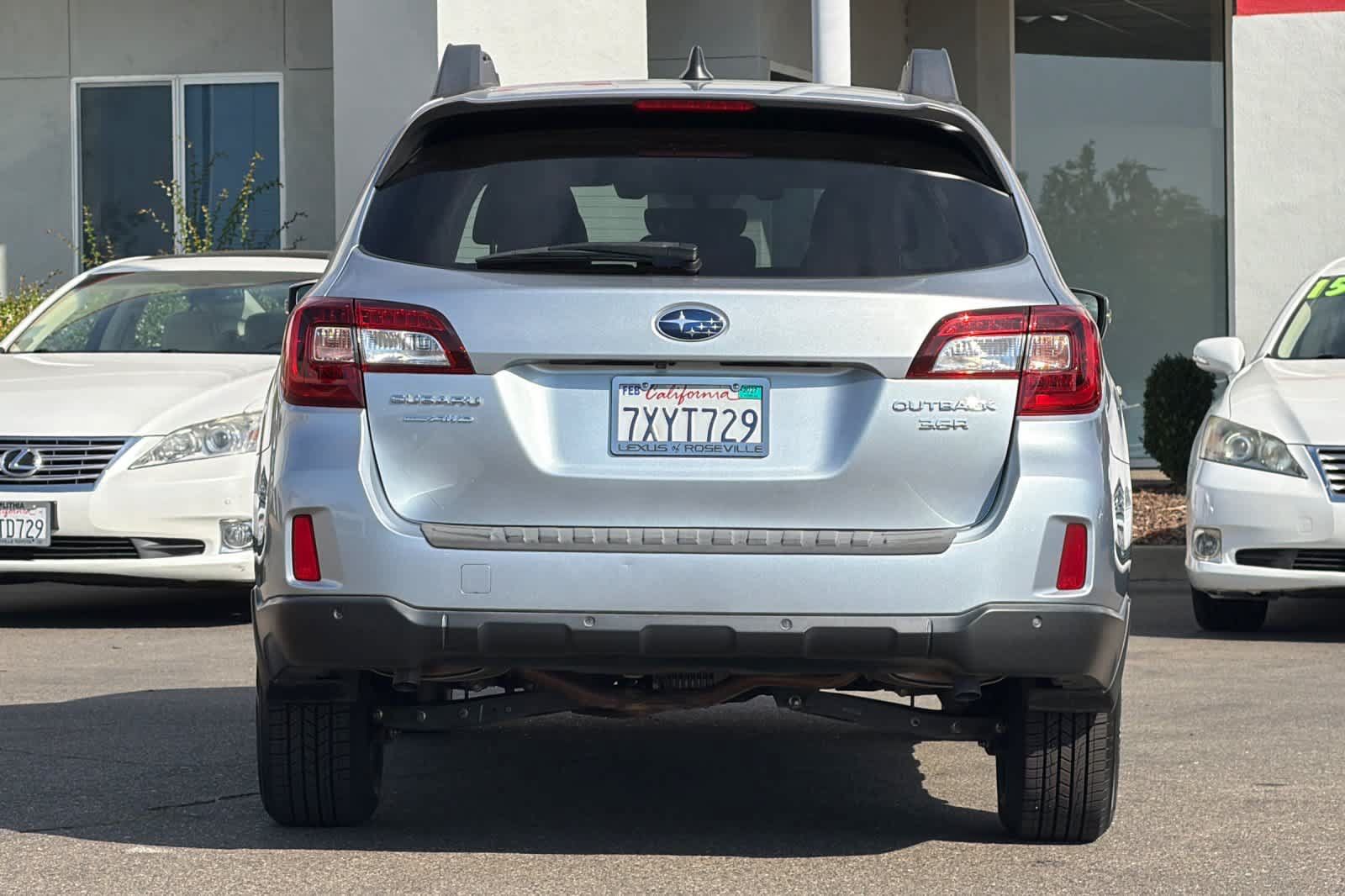 Used 2017 Subaru Outback 3.6R Limited AWD/4WD image 8