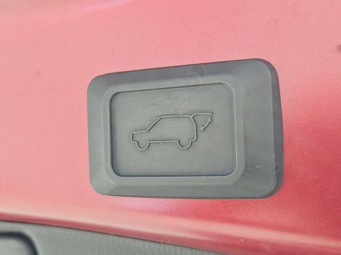 Used 2023 Toyota RAV4 XLE Premium FWD image 20