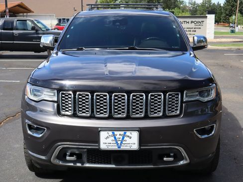 Used 2018 Jeep Grand Cherokee Overland AWD/4WD image 12