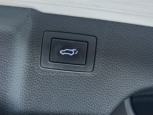 Used 2015 Hyundai Santa Fe Limited w/ Option Group 04 FWD image 30