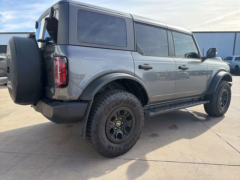 Used 2023 Ford Bronco Wildtrak image 3