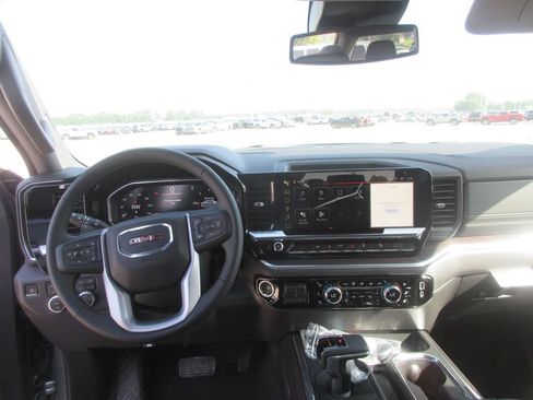 New 2026 GMC Sierra 1500 SLT w/ SLT Premium Package AWD/4WD image 17
