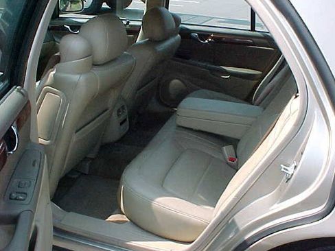 Used 2005 Cadillac De Ville FWD image 12