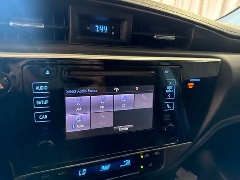Used 2019 Toyota Corolla SE FWD image 26