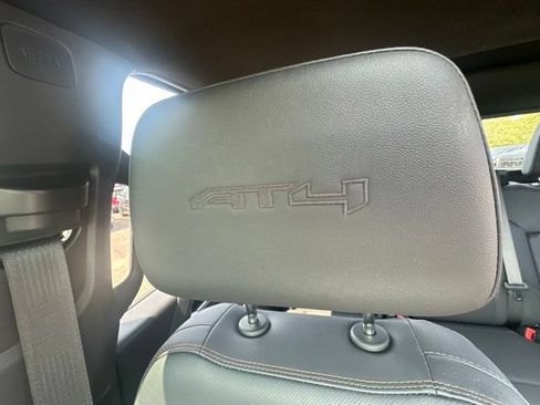 Used 2025 GMC Sierra 2500 AT4 w/ Technology Package AWD/4WD image 28