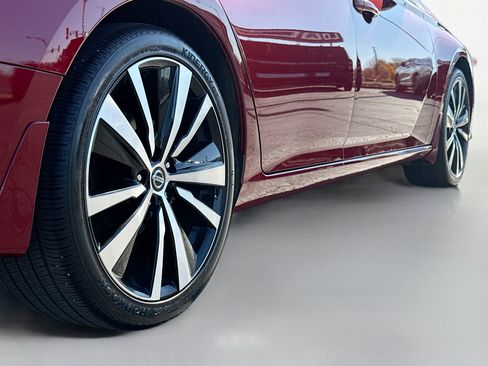 Used 2019 Nissan Altima 2.5 SR w/ SR Premium Package image 14