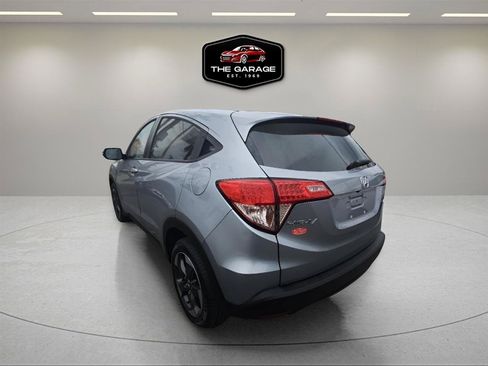 Used 2018 Honda HR-V EX image 4