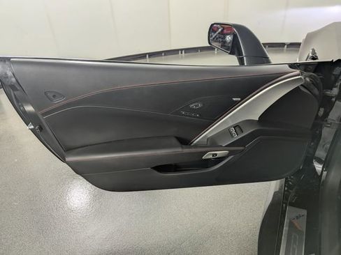 Used 2017 Chevrolet Corvette Z06 RWD image 11