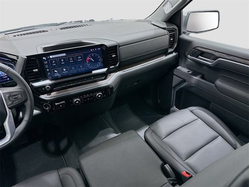 New 2026 GMC Sierra 1500 SLT image 24