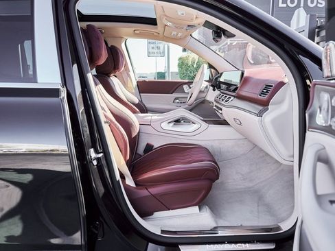Used 2026 Mercedes-Benz Maybach GLS 600 4MATIC image 24
