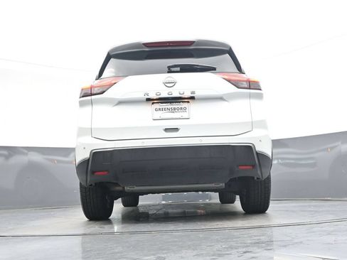 Used 2025 Nissan Rogue SV FWD image 42