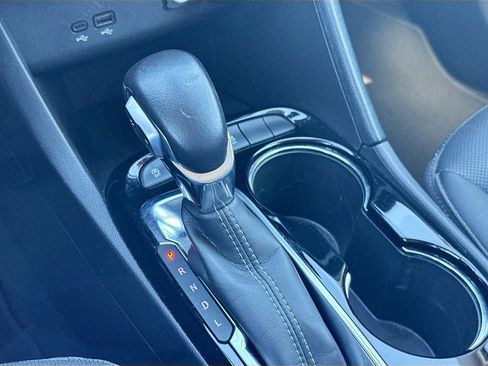 Used 2024 Buick Encore GX Sport Touring image 16